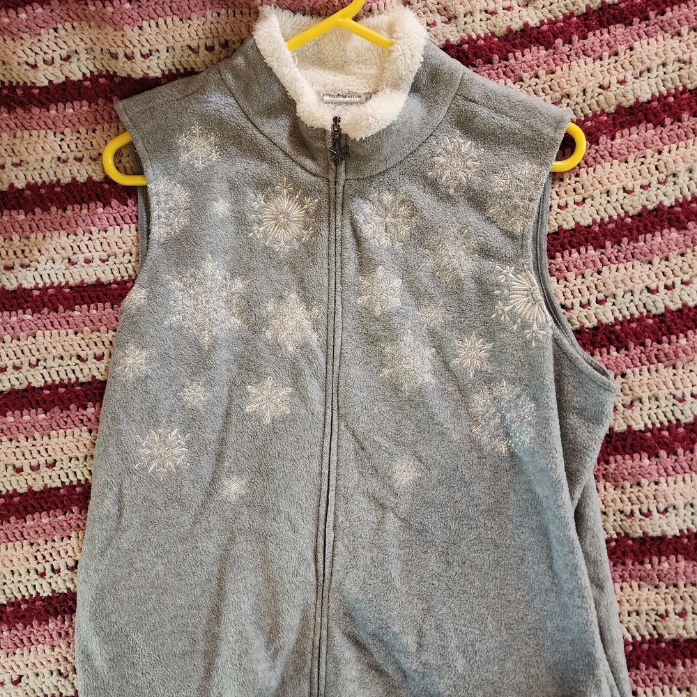 Croft & Barrow Gray Fleece Vest with Snowflake Design